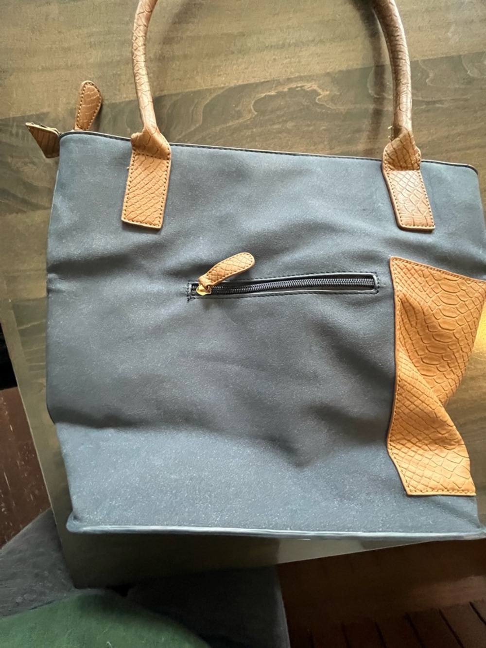 Women’s Caroline Hill Shoulder Bag
NWT - Picture 2 of 13